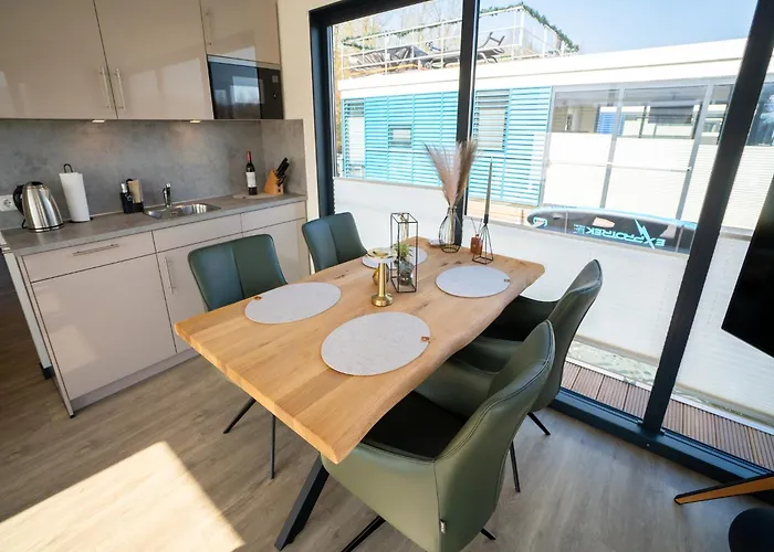 Bateau-hôtel Schoenes Hausboot In *